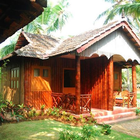 Pranav Beach Resort 坎努尔 外观 照片